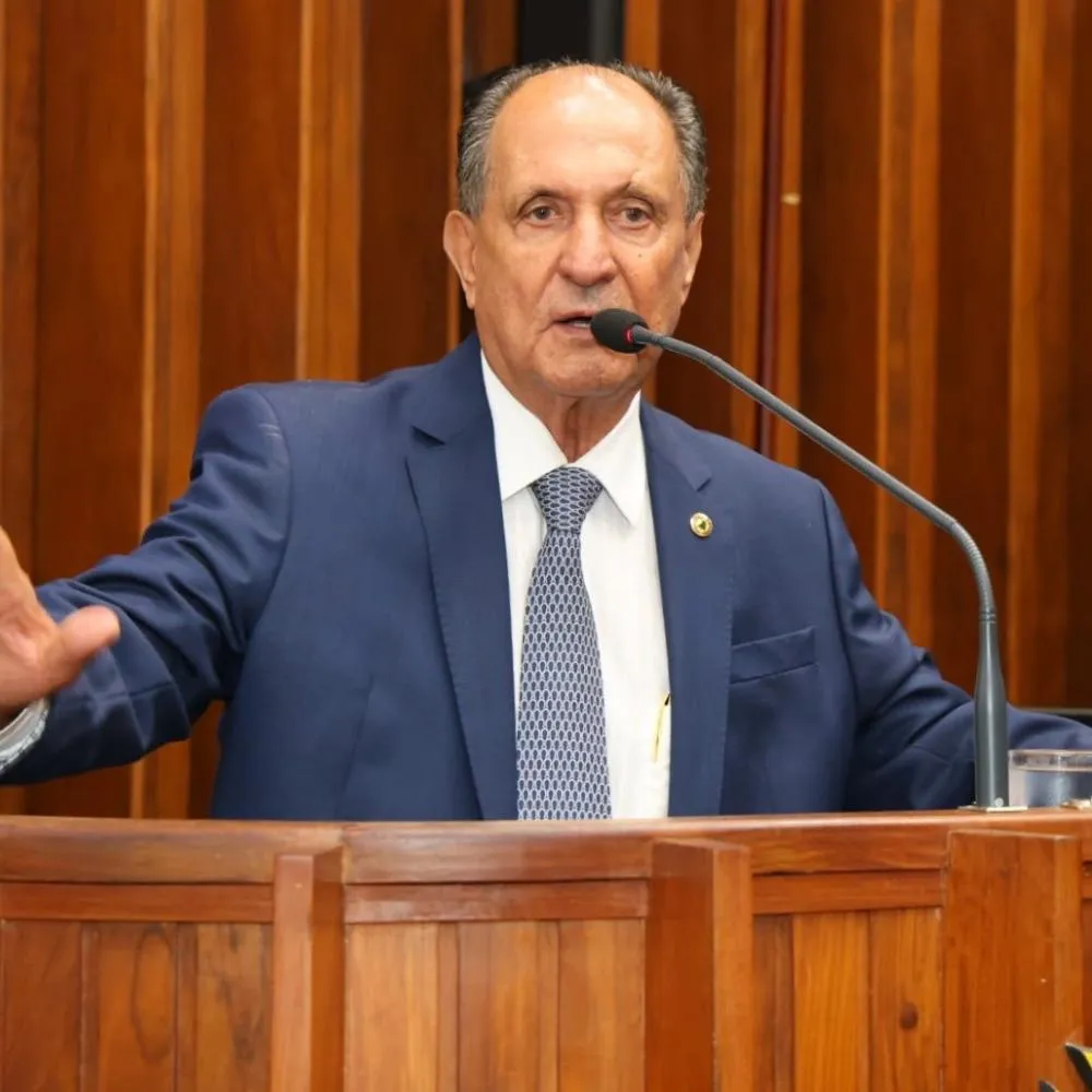Zé Teixeira agradece votação e defende reflexão sobre cenário político